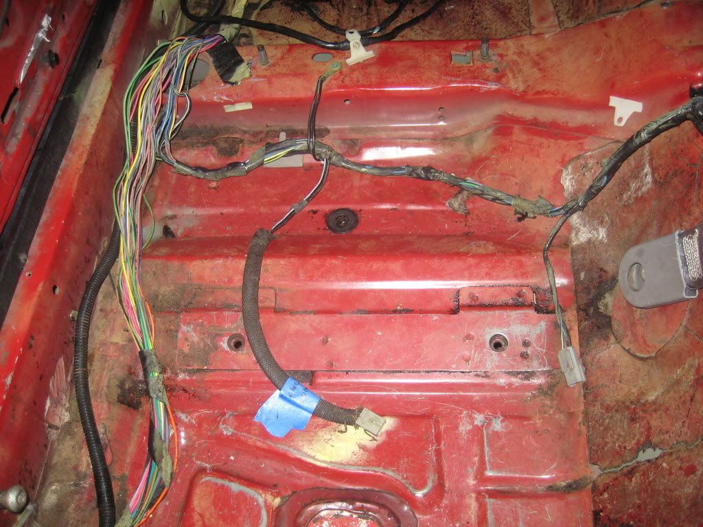 WHERE IS MY FUEL PUMP RELAY?! (PICS LOOK) Ford Mustang Forums